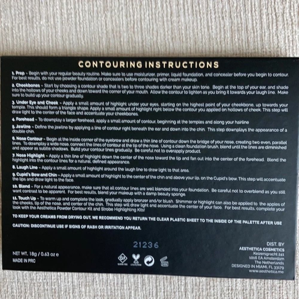 NIB Aesthetica contour series palette with instruction booklet